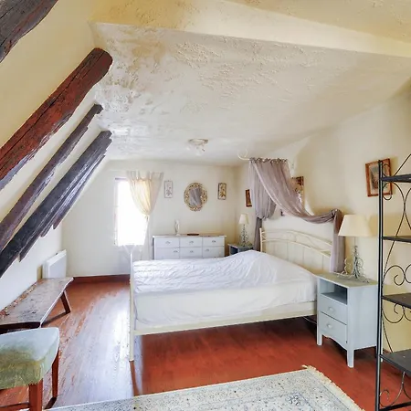 Holiday home Maison Au Coeur De Pour 4 Personnes *